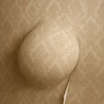 چرا کاغذ دیواری باد میکند ؟